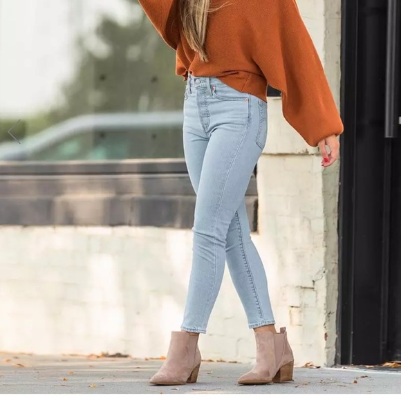 Levi’s wedgie skinny stretch light wash size 25 - Picture 2 of 10